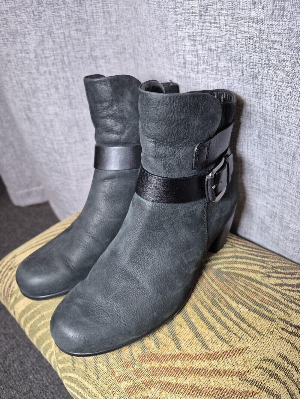ECCO Touch 15 Black Leather Ankle Booties Women's EU 38 US 7.5-8 Buckle Zip